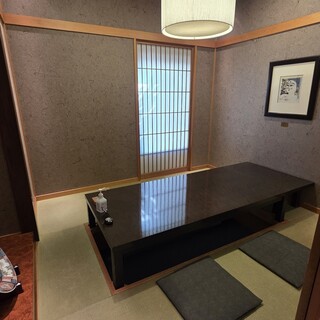 入口の違う離れの間。静かにごゆっくりお過ごしいただけます。
