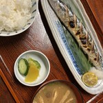 食事処 美味小家 - 秋刀魚定食