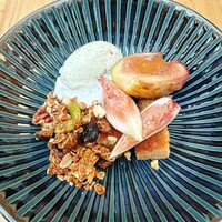 ザ タヴァン グリル＆ラウンジ - 