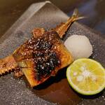 魚処 天悟 - 秋刀魚の蒸し焼き