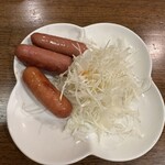 居酒屋 花ぼっくり - お通しのウインナー400円
