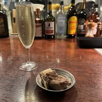 カルネジーオ イースト - 