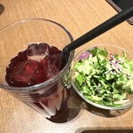 アジアンビストロDai - ローズヒップピーチティー、ランチサラダ