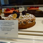 PIERRE HERMÉ PARIS - こちらは、チェリーのケーキで33€