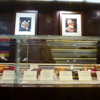 PIERRE HERMÉ PARIS_2