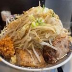 豪ーめん - 料理写真:醤油豪ーめん(中)¥920野菜増し¥180表側