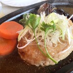 カープル - 料理写真:日替わり：白髪ネギと和風ソースハンバーグ