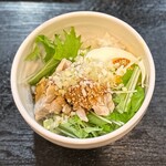 水遊 - よだれ鶏丼(+330円)