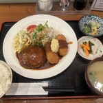 あらえびす - 料理写真:ハンバーグとカニクリームコロッケの取り合わせ ごはんセット
