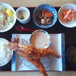 マルトモ水産 鮮魚市場 - 海老フライ定食(1,400円・税別)