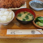 Tonkatsu Tsukasa - 定食の ご飯、味噌汁、漬物。