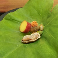 鎌倉 北じま - ばちこを載せた子芋、揚げ銀杏、ピーナッツ、丸十（さつまいも）れもん汁（月見前菜）