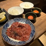 厳選焼肉 一石三鳥 - 焼きすき