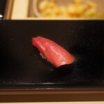 すし 良月 - 血合い岸の中トロ