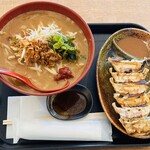 麺場 田所商店 - 伊勢味噌ラーメン+もやし盛り、餃子6個