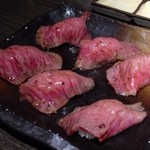 あぶり牛トロにぎり