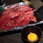 あぶり家 - 10秒ロースは卵黄と♡