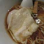らぁ麺やまぐち - 鶏そばのチャーシューその1(鶏)