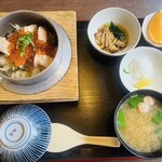 山清水 - 鮭親子釜飯