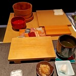 立ち喰い鮨 人人 - 握りの始まり