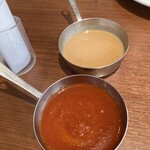 ステーキのどん - 赤い方＝どん辛ソース　エビチリの味でした