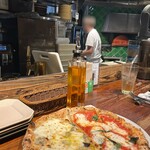 ピッツェリア ダ グランツァ 洗足本店 - 奥の窯で焼きます