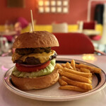 BURGERLION UTSUBO A GOGO - ハラペーニョチーズバーガー1848円