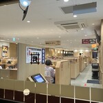 資さんうどん - 広い店内