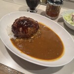 カリー軒 - ハンバーグカレー（ビーフ、ご飯少なめ）