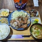 ナカガワ☆スエ食堂 - 生姜焼き定食（普段はこのスタイルではありません）