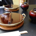 犀与亭 - 磨き上げられた煮込み鍋