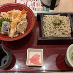 家族庵 - 天丼セット、ご飯小盛、冷たいそば