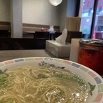 博多ラーメン はかたや 警固店 - 店内こんな感じ