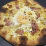 ルスルエルユニック - 卵とヤングコーンのカルボナーラ風ピッツァ