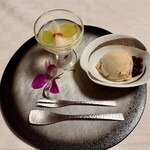 食べるお宿 浜の湯 - デザート /キャラメルアイスクリーム、シャインマスカット、梨