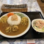 ビリヤニレストラン ミラ - 配膳