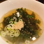 志村 徳寿園 - 出汁の効いたワカメスープ