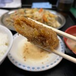 とん平 - コロッケ断面