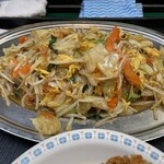 とん平 - 肉入り野菜炒め