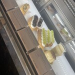 セシル ブルー - 店内のショーケース