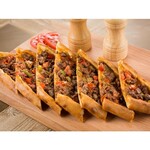 ラム肉と野菜のピデ