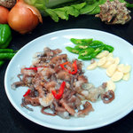 韓国料理 皇帝 - 韓国産活たこ刺し   韓国の木浦（モッポ）からとれた足が細長いたこ（韓国しかとれない）