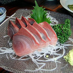 よし半 - 寒ブリの刺身