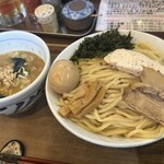 つけめん さなだ - ・特製つけめん
                                1700円
                                （三元豚肩ロース・大山鶏ムネ・特製バラ肉・鶏ほぐし・味玉・岩磯海苔）