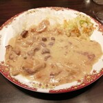 Cafe RUSSIA - 白いビーフストロガノフ…お肉ゴロゴロ入ってました♪