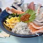 うおたけ鮮魚店やけんど 海鮮どんや - 海鮮丼　並　2000円