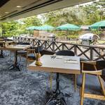 MAKIBI - Window-side Seating