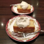 Cafe RUSSIA - サービスのりんごケーキ♪