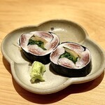 すしやのたい悟 - 鰯の磯辺巻きはたい悟のスペシャリテ❤️たっぷりの擦りたて本山葵を乗せていただきます♬.*ﾟ