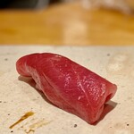 すしやのたい悟 - 本鮪漬け赤身。ねっとり芳醇なマグロの風味がたまらないლ(´ڡ`ლ)